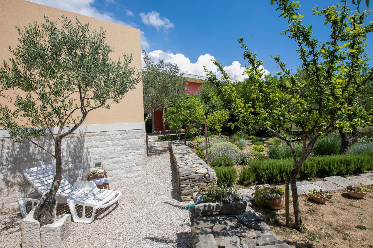 Apartment Vila Volicija Makarska Exterior foto